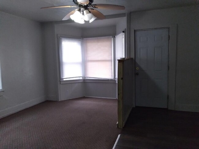 Building Photo - 731 McKinley Ave SW