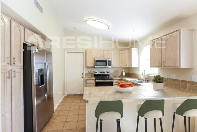 Foto del edificio - 2604 N 126th Dr