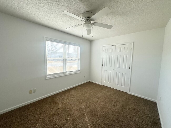 Building Photo - 111 Raintree Run