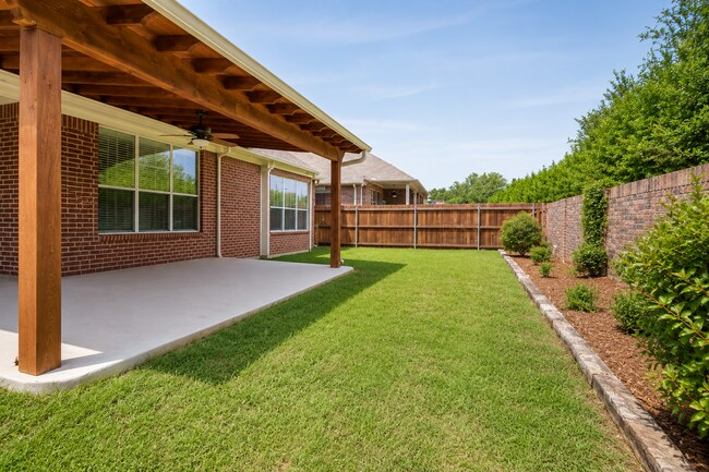 Foto del edificio - 15832 Coyote Hill Dr
