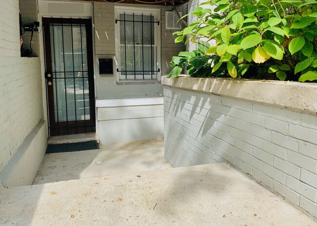 Foto del edificio - 1731 Church St NW