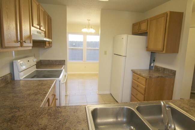 Building Photo - 20 Falcon Ridge Ln