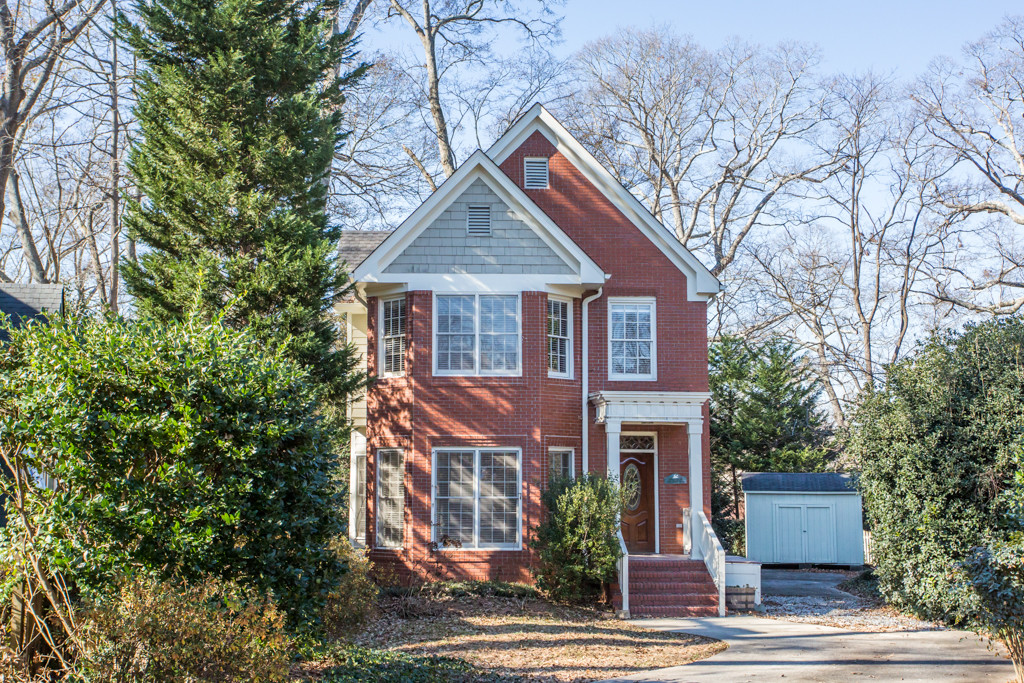 Primary Photo - 123 Candler Oaks Ln