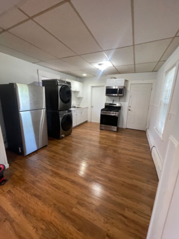 86 Oak St Unit 2, Lawrence, MA 01841 Room for Rent in Lawrence, MA