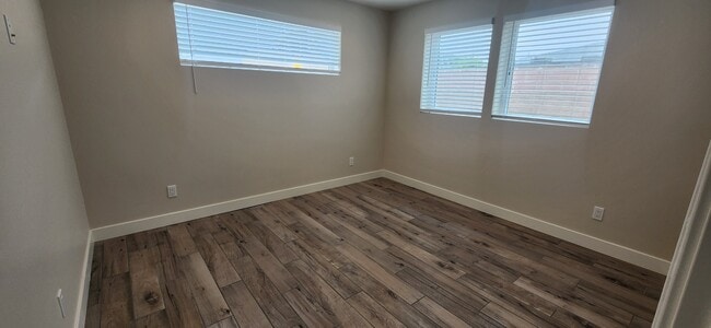 Foto del edificio - 3765 Artesia Blvd