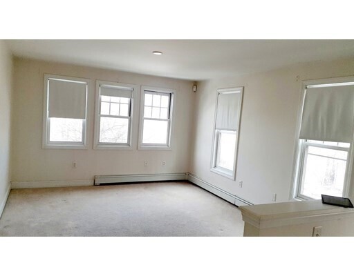 Building Photo - 5 Putnam Pl