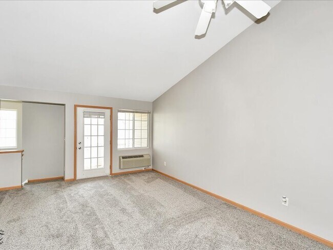Building Photo - 136 Bertram Dr