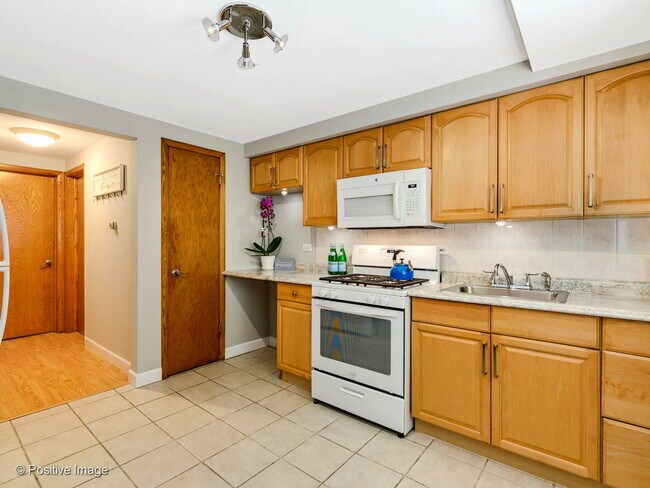 Foto del edificio - 4928 N Lester Ave