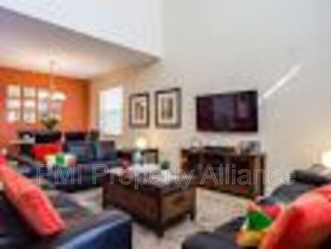 Foto del edificio - 8928 Bismarck Palm Rd