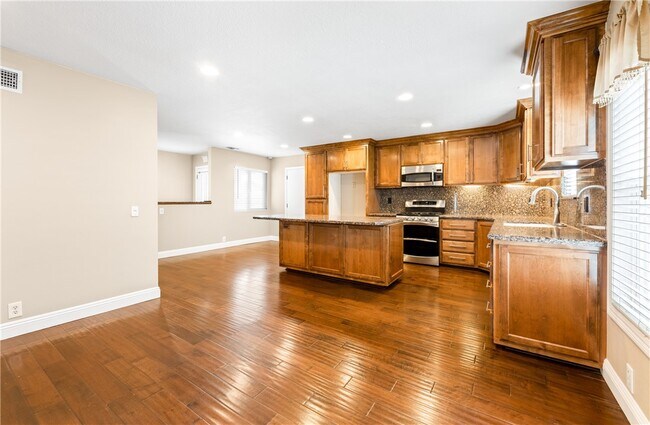 Building Photo - 10372 Pua Dr