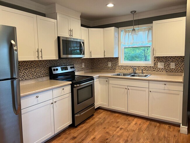 Building Photo - 2 bed 2 bathroom near VA and JCMC!