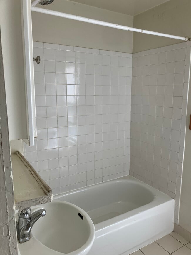 504 Bathroom - 504 E Clinton St.