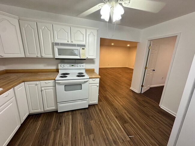 Foto del edificio - 3 Bed 1 Bath in Grand Rivers