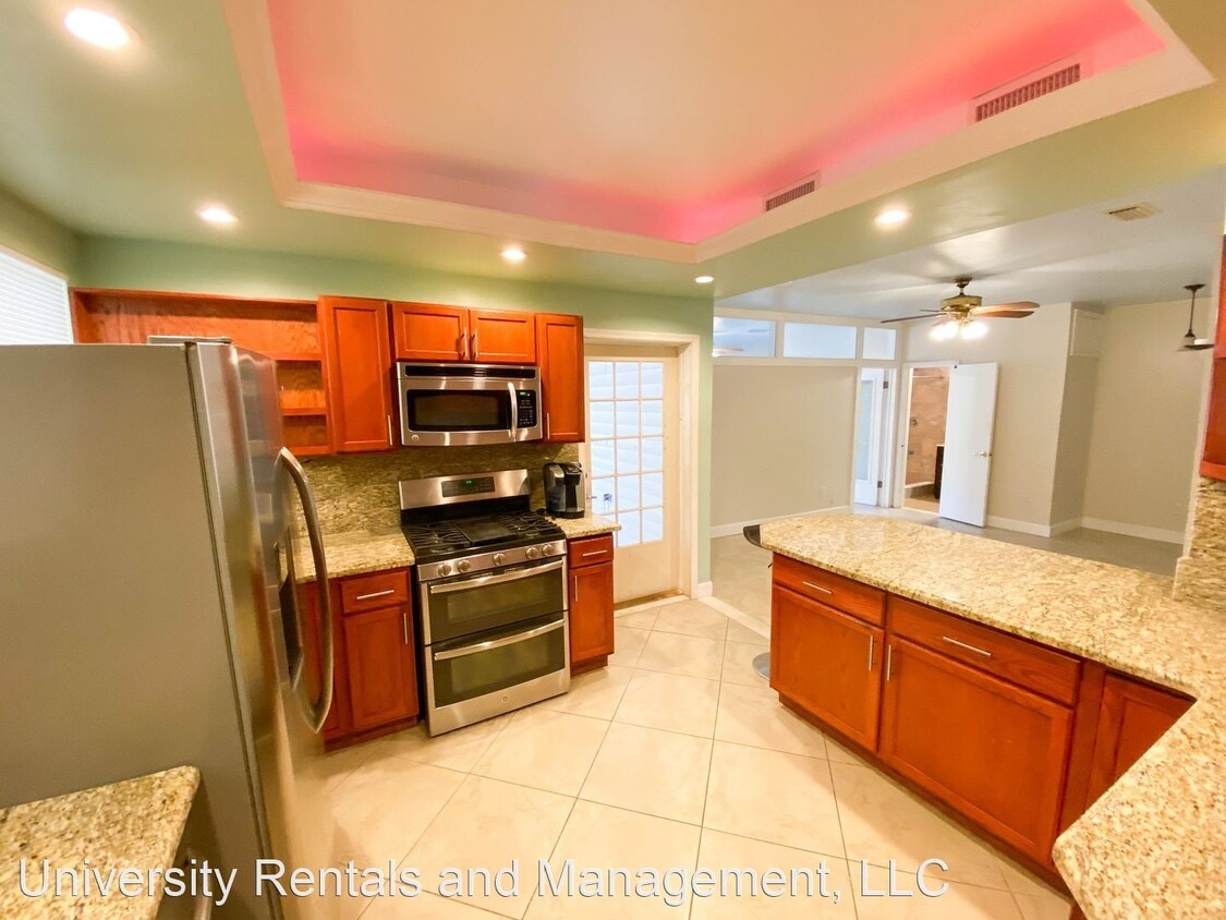 Primary Photo - 4 br, 3 bath House - 2124 NW 7th Place