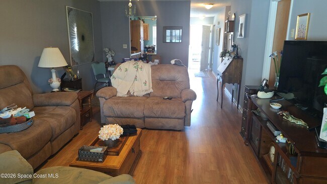 Foto del edificio - 1321 Cheney Hwy