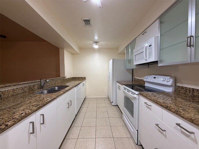 Foto del edificio - 1629 S Kirkwood Rd