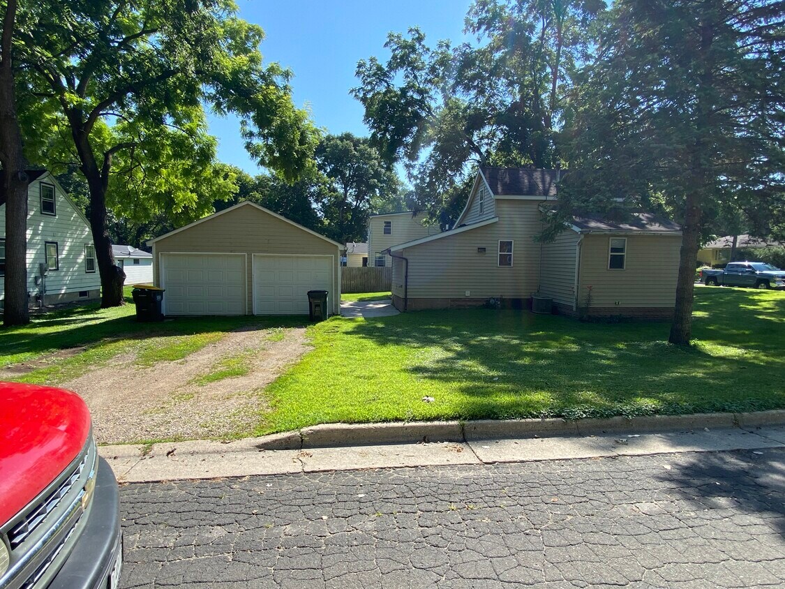 Primary Photo - 1520 Monongalia Ave SW
