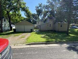 Building Photo - 1520 Monongalia Ave SW