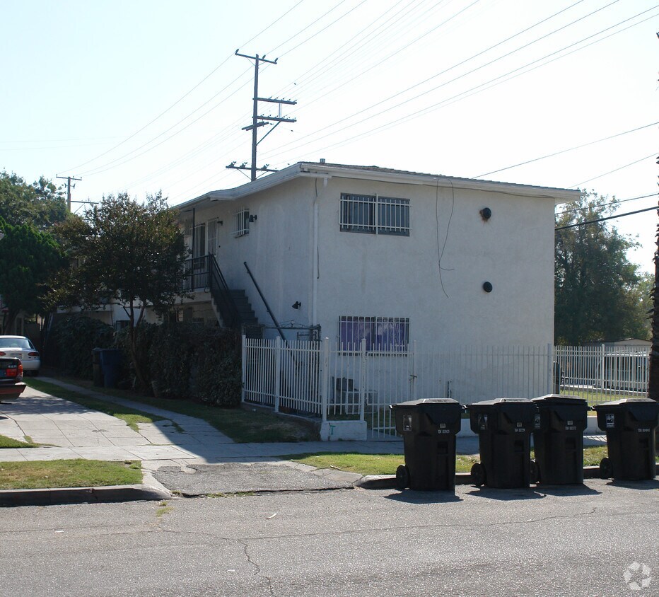 Building Photo - 580-588 W 13th St