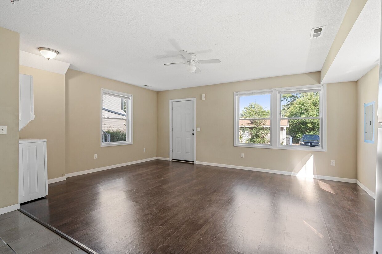 Foto principal - 629 SE Oak St