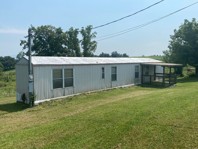 Foto del edificio - 2 Bedroom 1 Bath Mobile Home in Chuckey