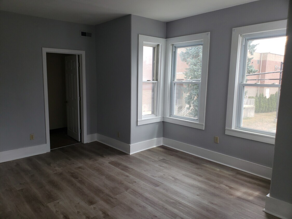 Living room - 100 Snow St