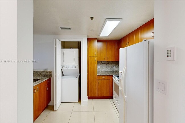 Building Photo - 1650 Coral Wy