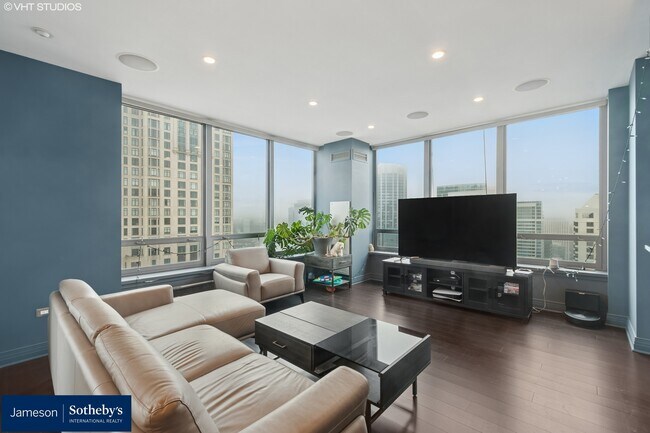 Foto del edificio - 600 N Lake Shore Dr