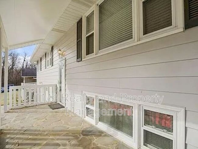 Building Photo - 506 S 17th St