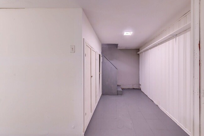 Foto del edificio - 212 Lakeside Dr