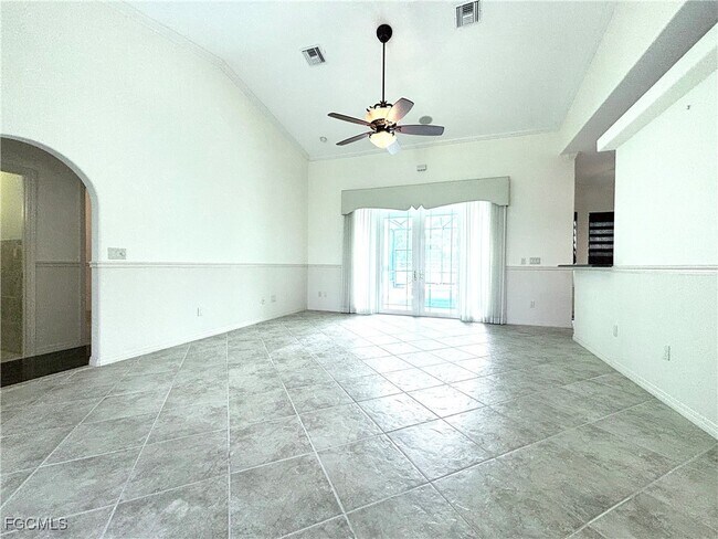 Building Photo - 14791 Royal Oak Ct