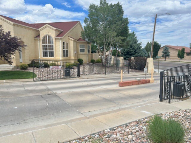 Foto del edificio - 4147 Outlook Blvd