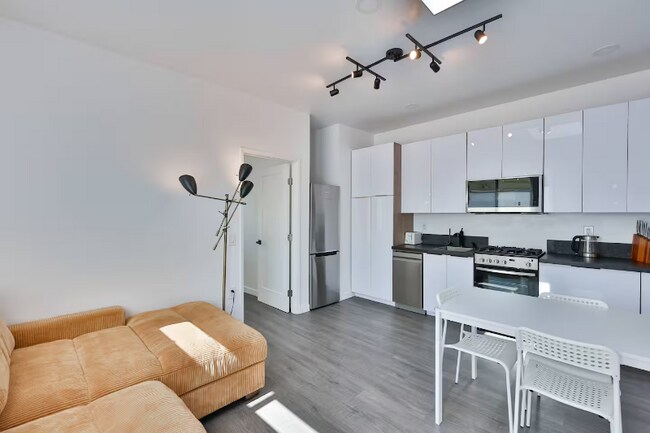 Foto del edificio - 3407 N Mountain View Dr