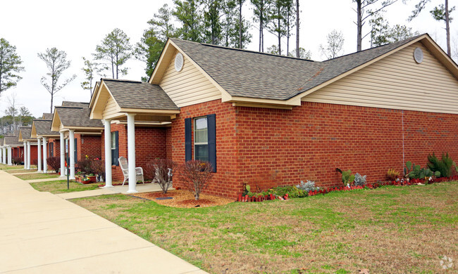 Building Photo - Holly Park Estates