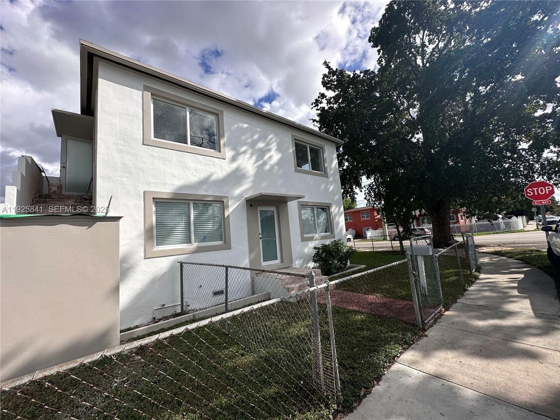 Foto del edificio - 1701 NW 34th Ave