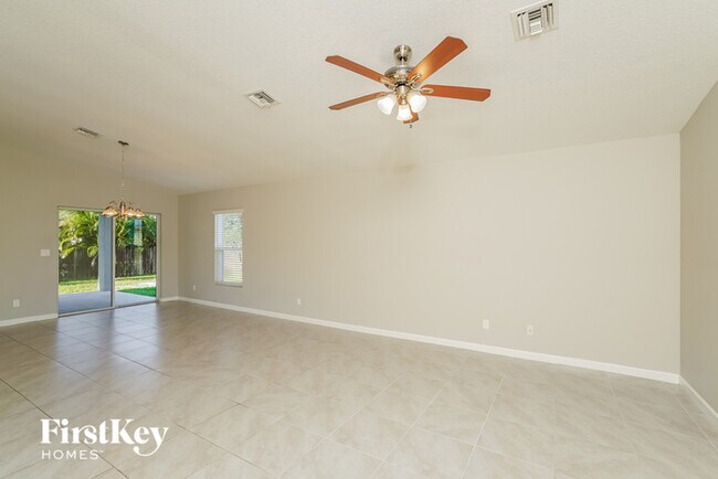 Foto del edificio - 271 SW Ridgecrest Dr