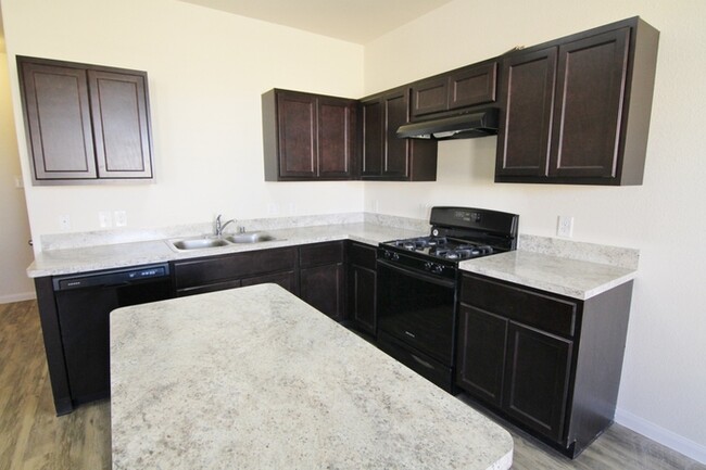Building Photo - Brenwood Manor - 18130 Bethany Manor Ct, K...