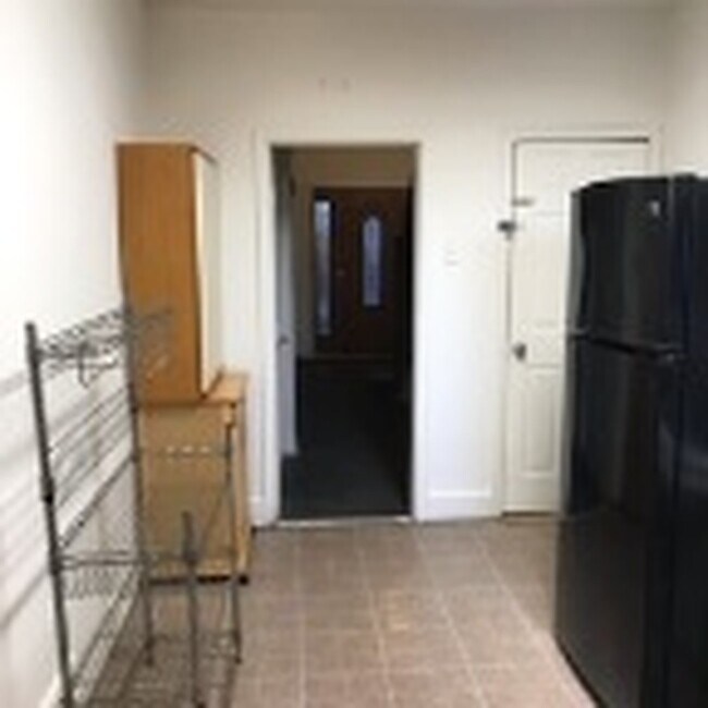Building Photo - 115 Delamore Pl