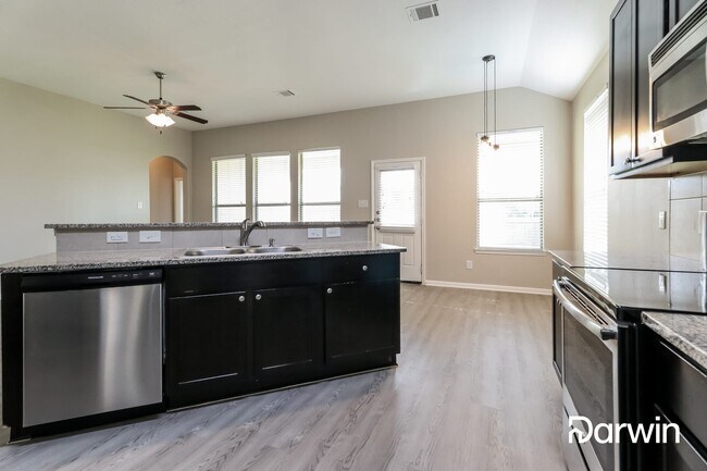Building Photo - 2305 Shady Tree Lane, Conroe, TX 77301