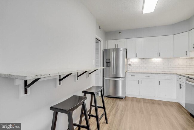 Building Photo - 3713 S George Mason Dr