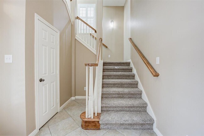 Foto del edificio - 24 Waugh Dr