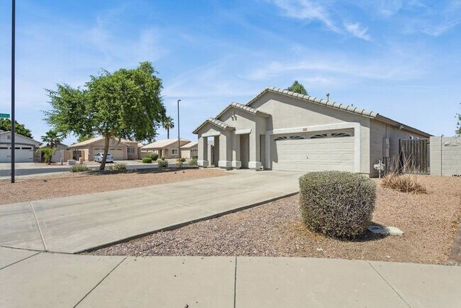 Building Photo - Nice 3 bedroom 2 bath