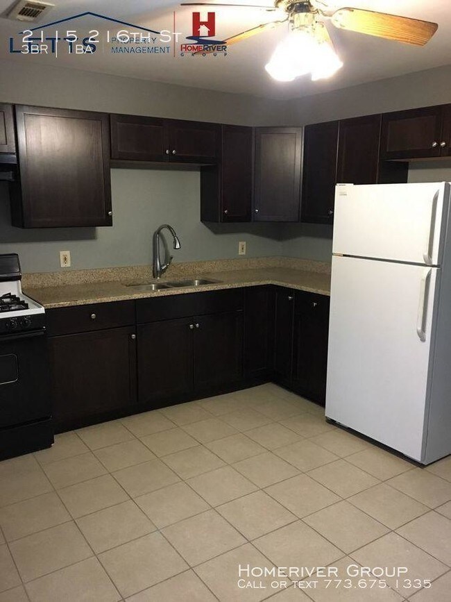 Building Photo - 3 bedroom in Sauk Village IL 60411