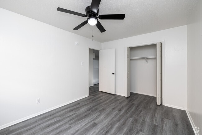 2BR, 1BA - 820SF - Primary Bedroom - The Hendrix