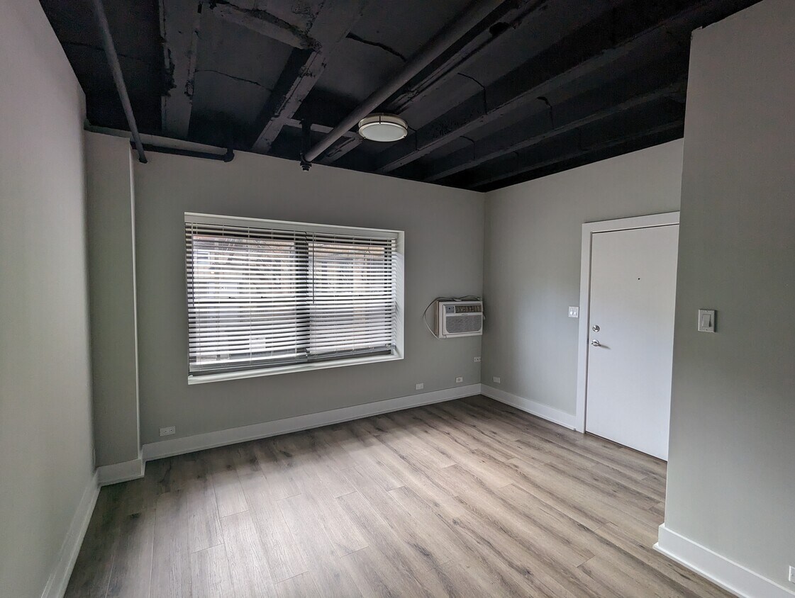 Primary Photo - 725 Saint Johns Ave