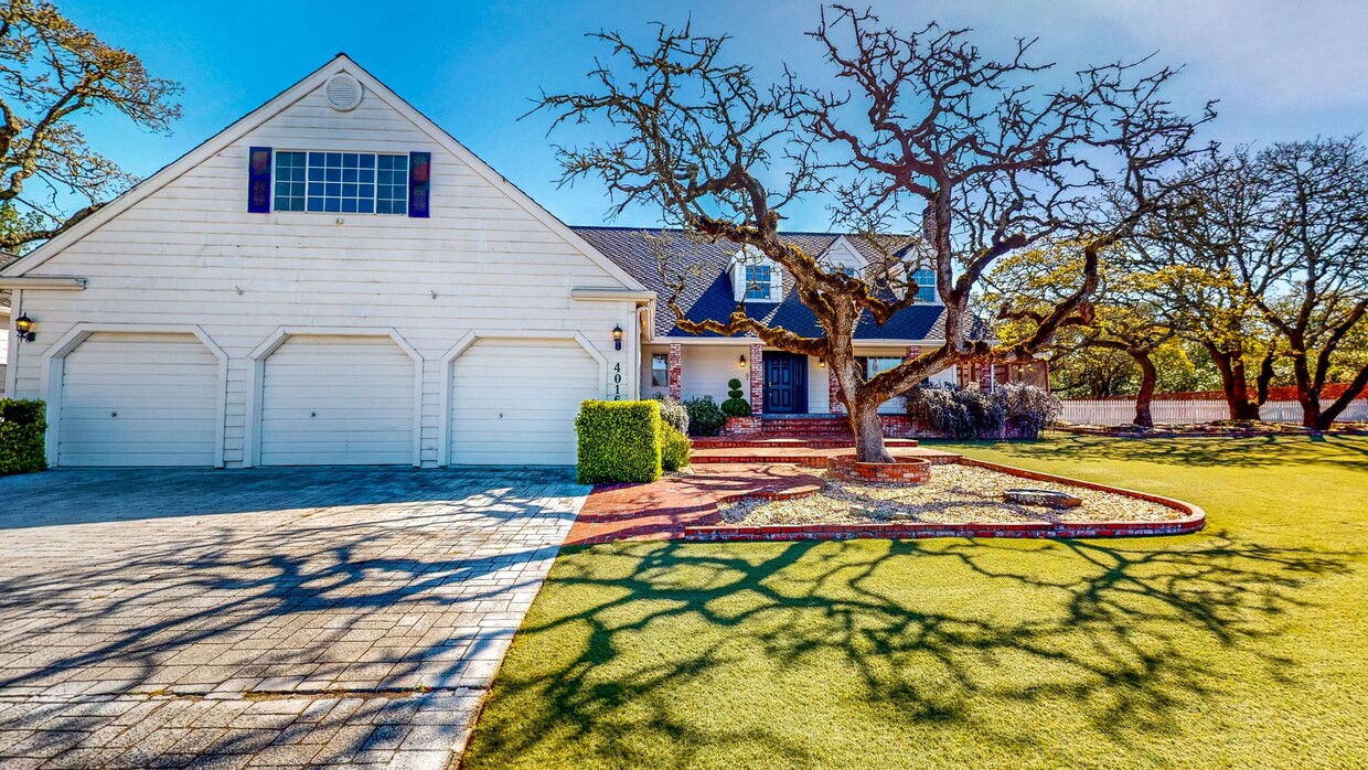 Primary Photo - Large Custom Bennett Valley Home with Pool