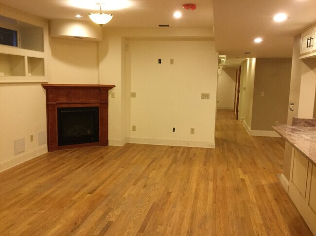 Building Photo - 97 Olive St