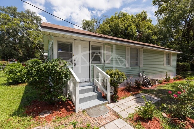 Photo - 3303 Jones St House