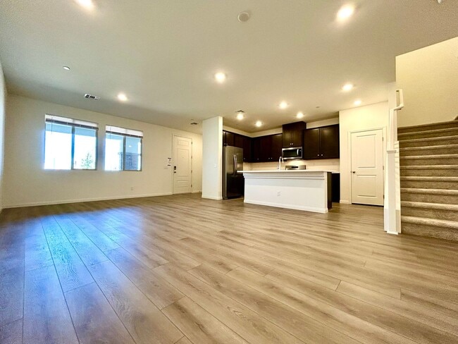 Building Photo - Brand new Townhome!   Summerlin West