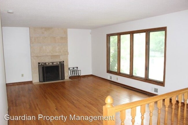 Building Photo - 3 br, 2 bath House - 6325 Peacedale Ave